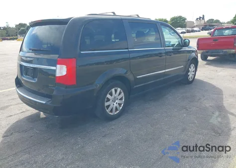 2016 Chrysler Town & Country Touring z USA, uszkodzony, nr VIN 2C4RC1BG5GR298446